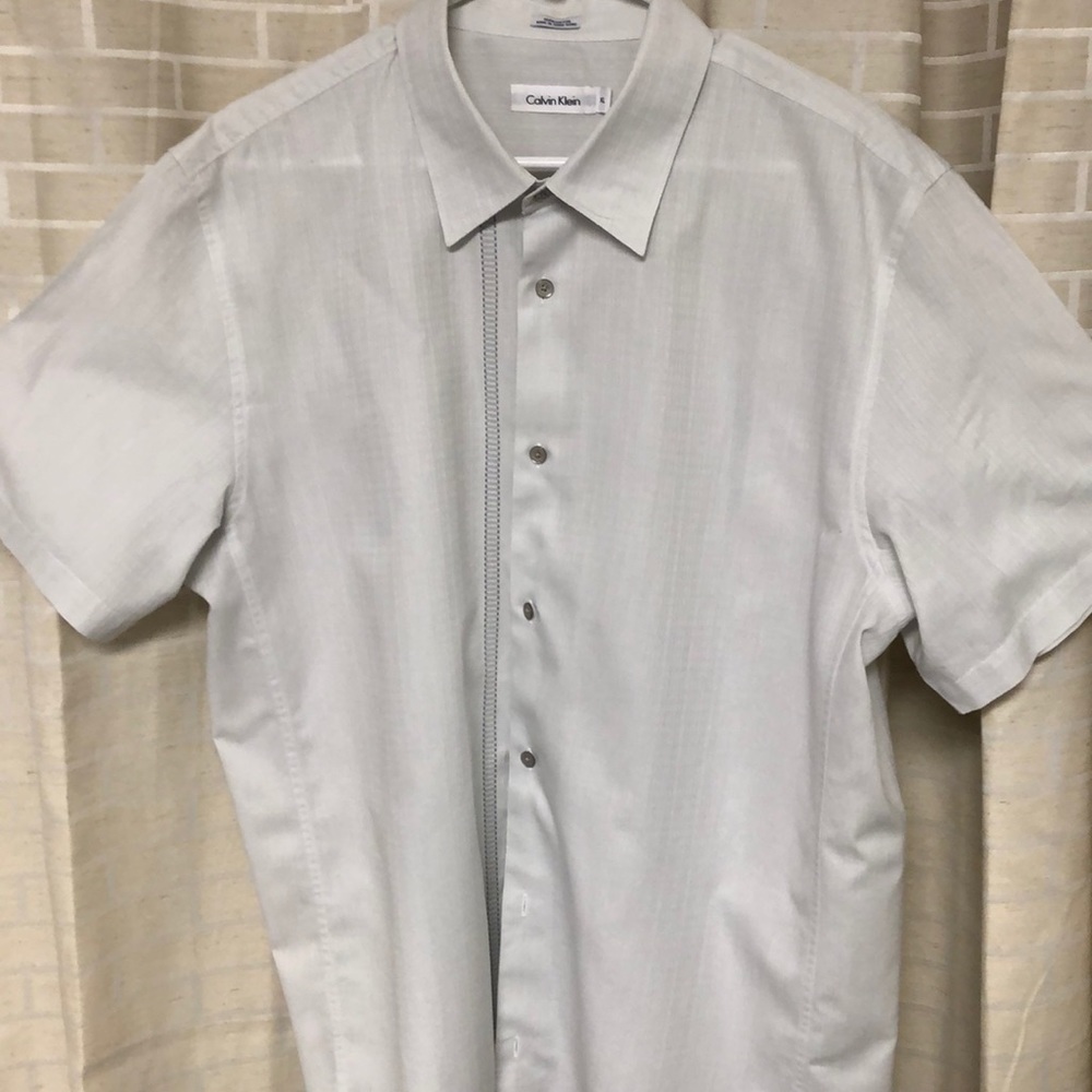 Men’s Calvin Klein short sleeve shirt
